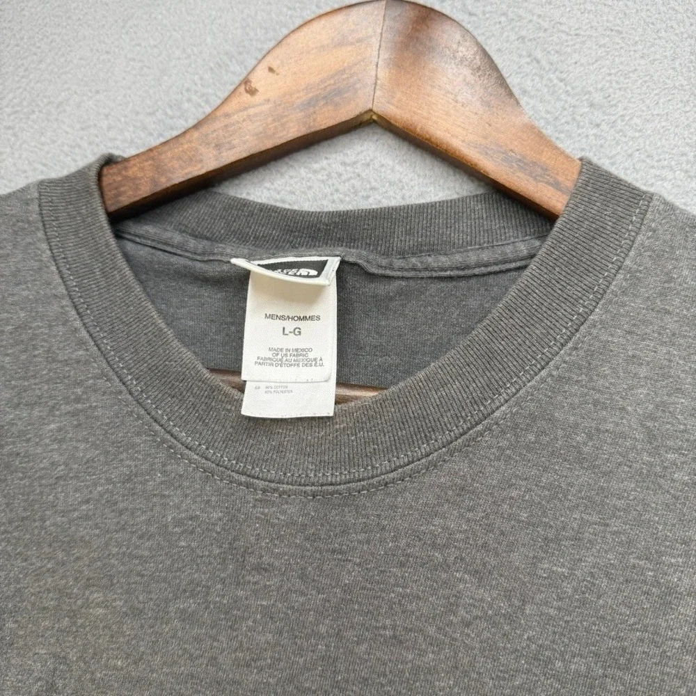 The North Face T-Shirt Graphic Mountain Retro Stripe Regular L Gray Short Sleeve